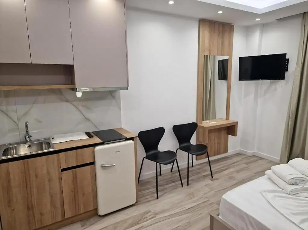 Double Room with Balcony and Sea View image 12