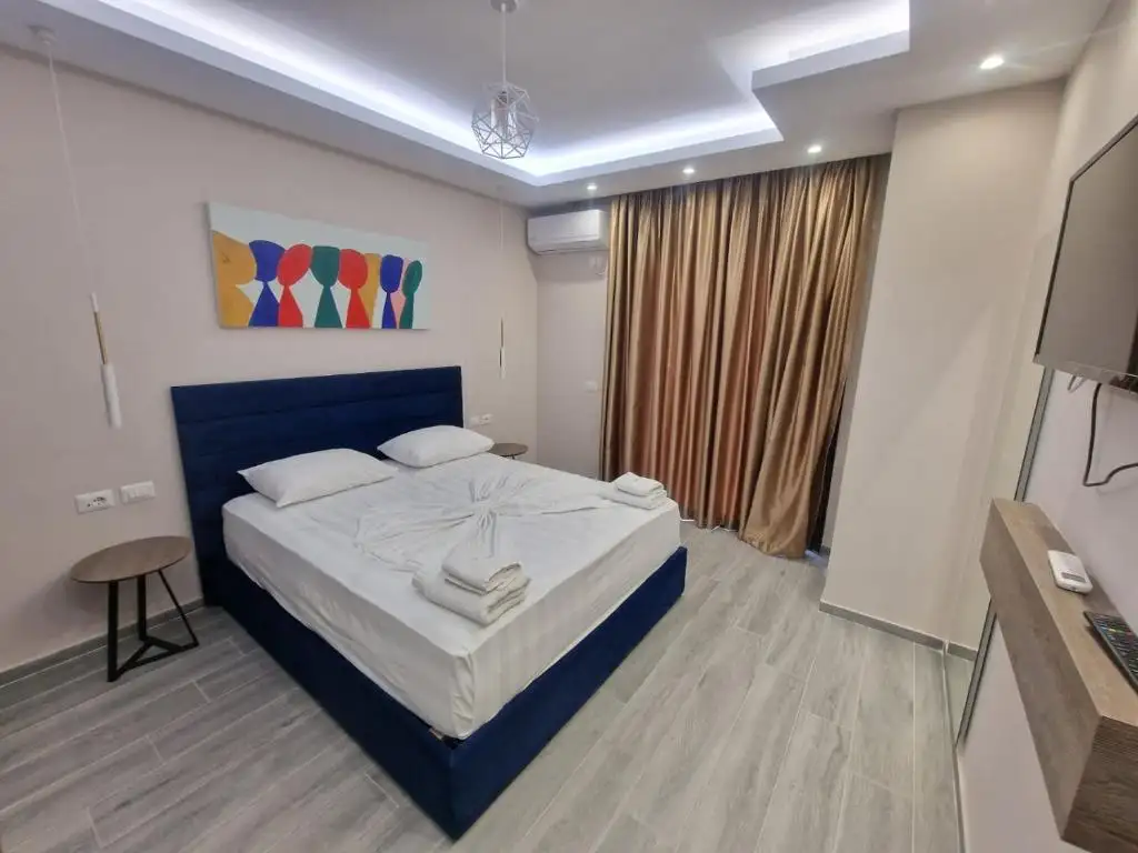 Double Room with Balcony and Sea View image 11
