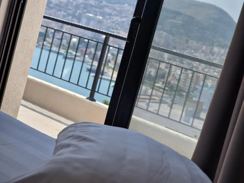 Apartment with Sea View image 8