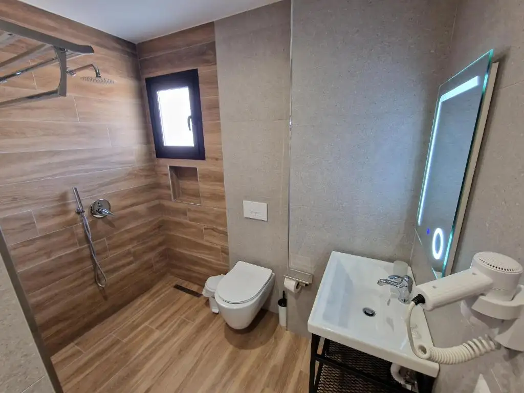 Triple Room with Sea View image 12