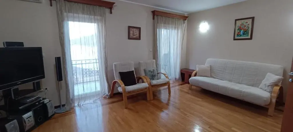 img_id_2410985.webp