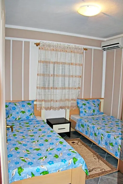 img_id_2410925.webp