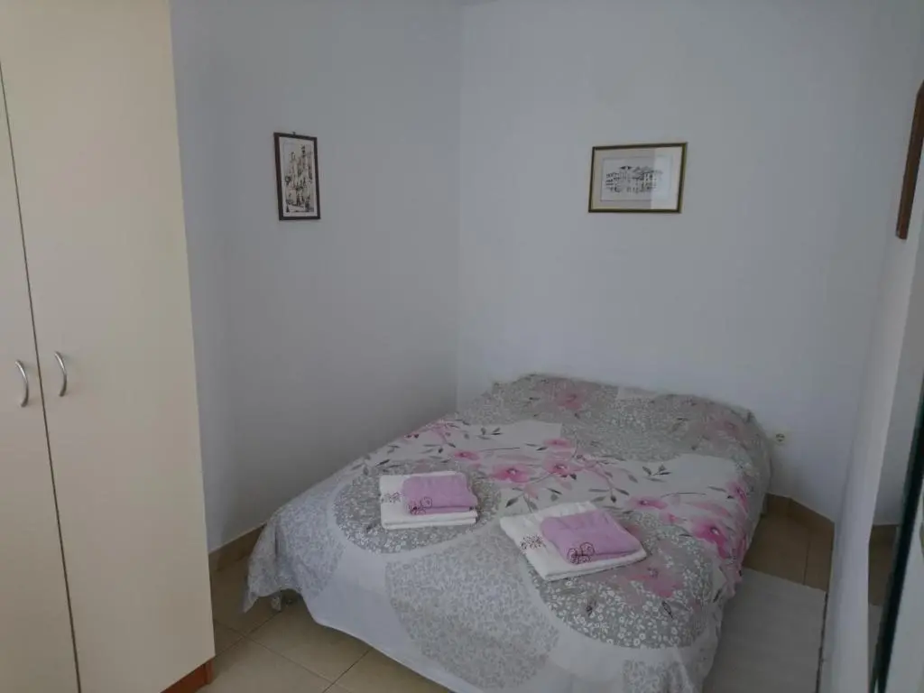 img_id_2410131.webp