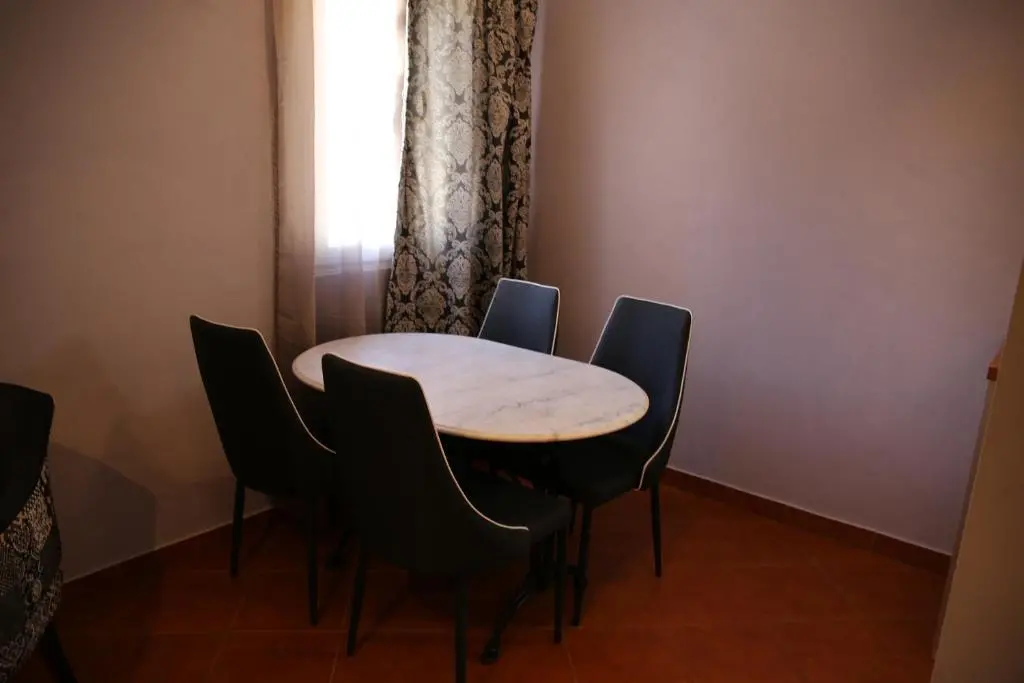 img_id_2408230.webp