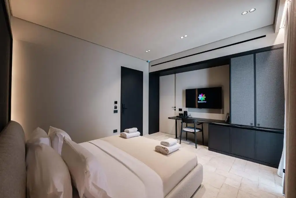 Superior Double Room image 5