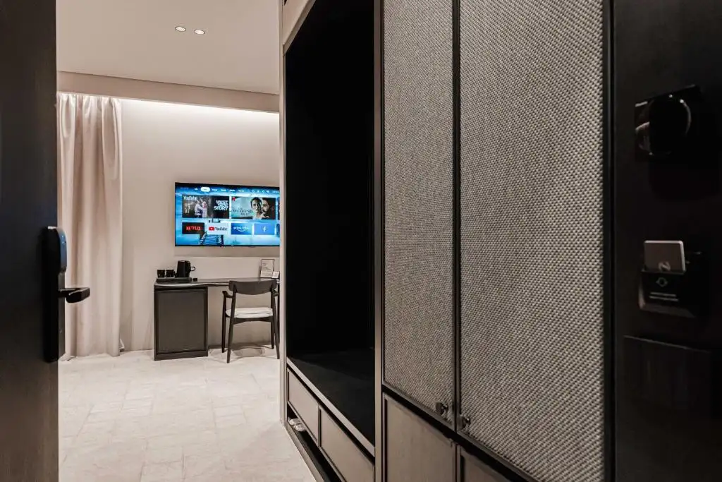 Superior Suite image 11