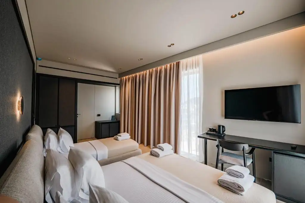 Triple Room with french Balcony image 9