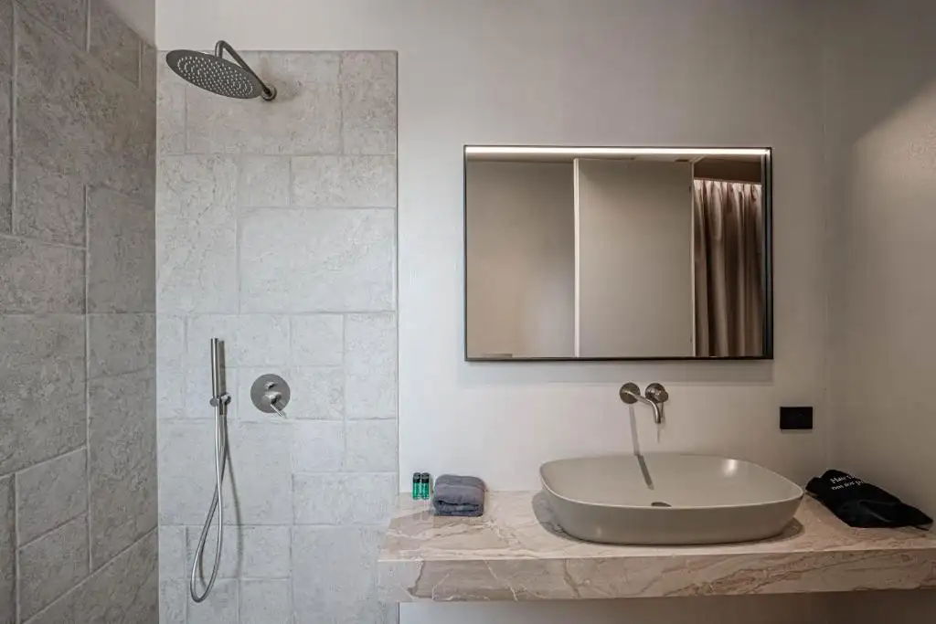 Family Room image 14