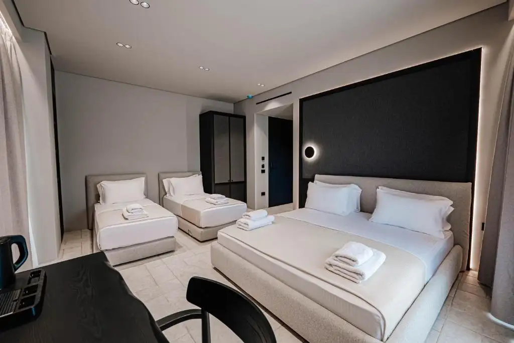 Family Room image 3