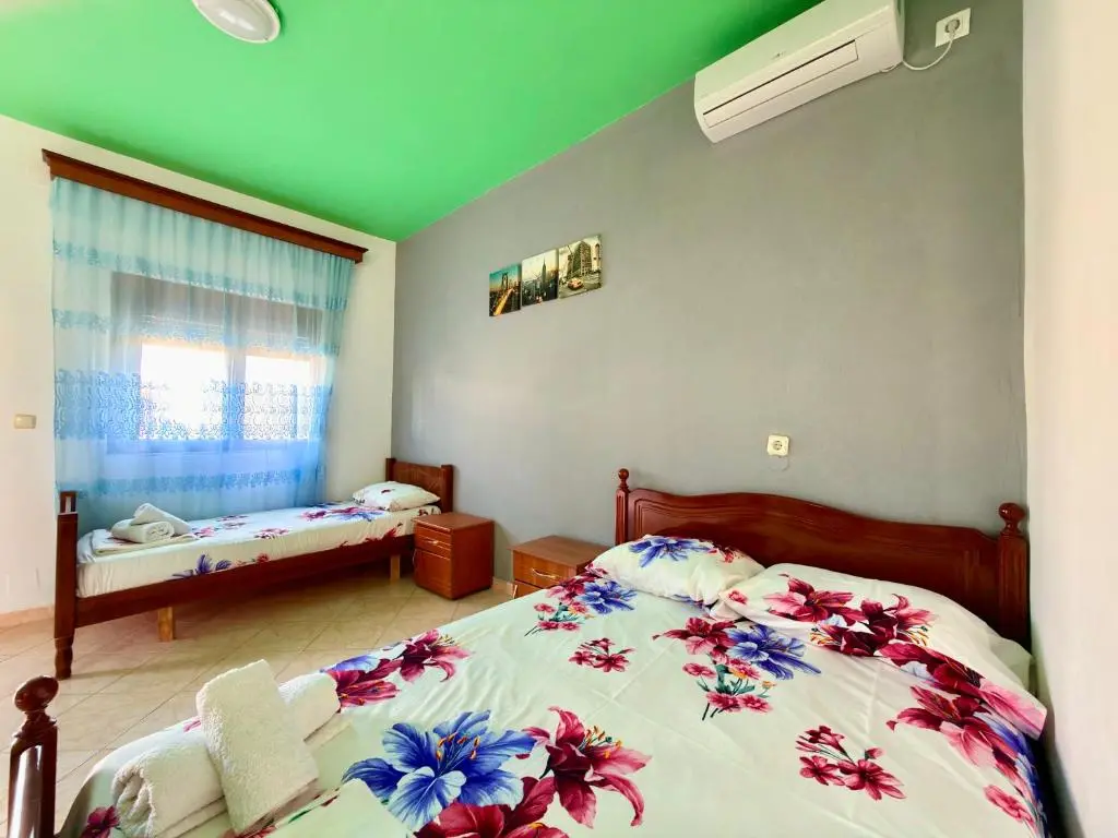 img_id_902229.webp