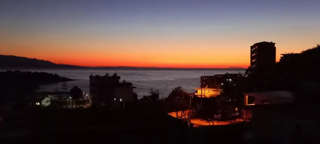 img_id_900133.webp