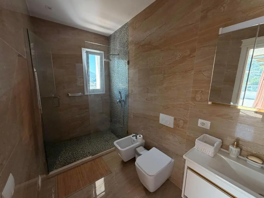 img_id_1723964.webp