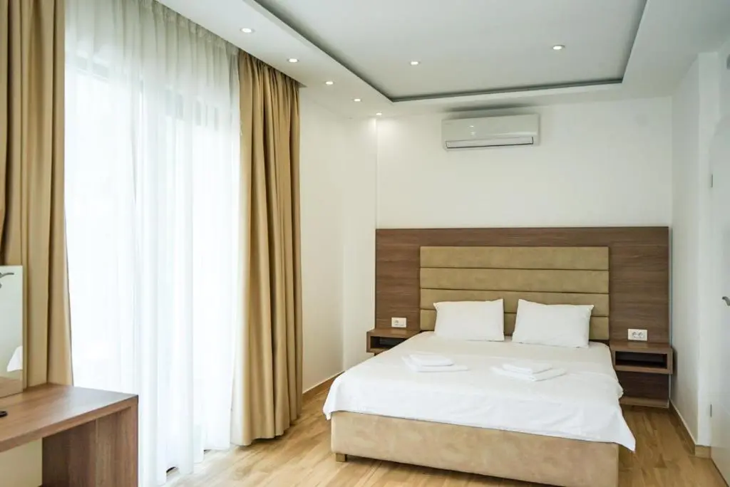 img_id_2402212.webp