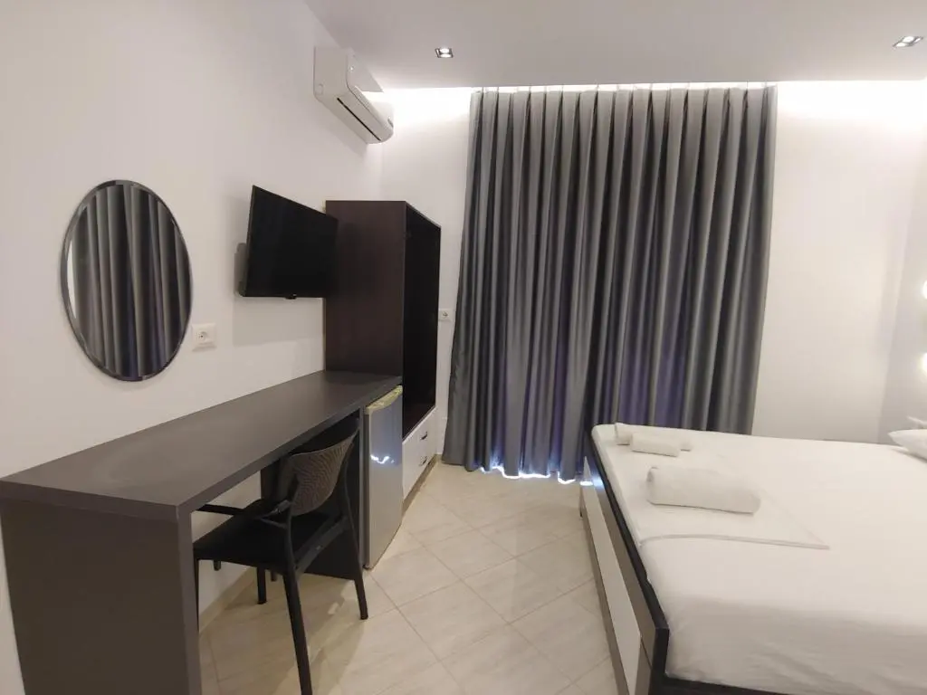 img_id_1880918.webp