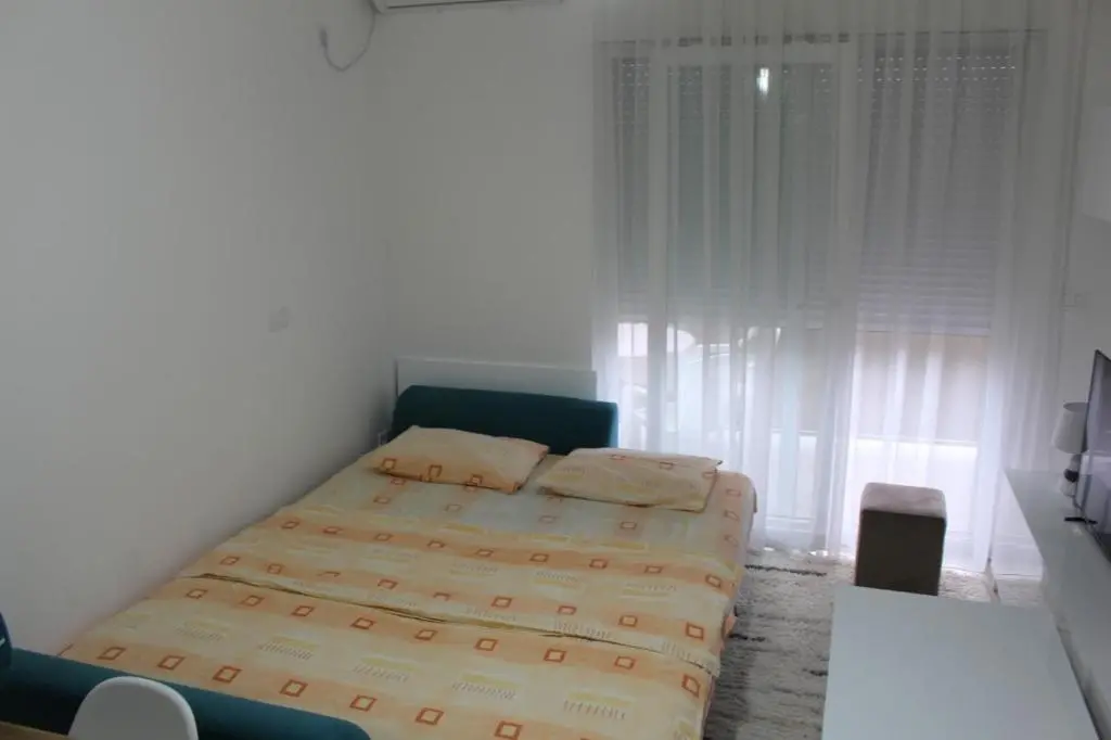 img_id_2401837.webp
