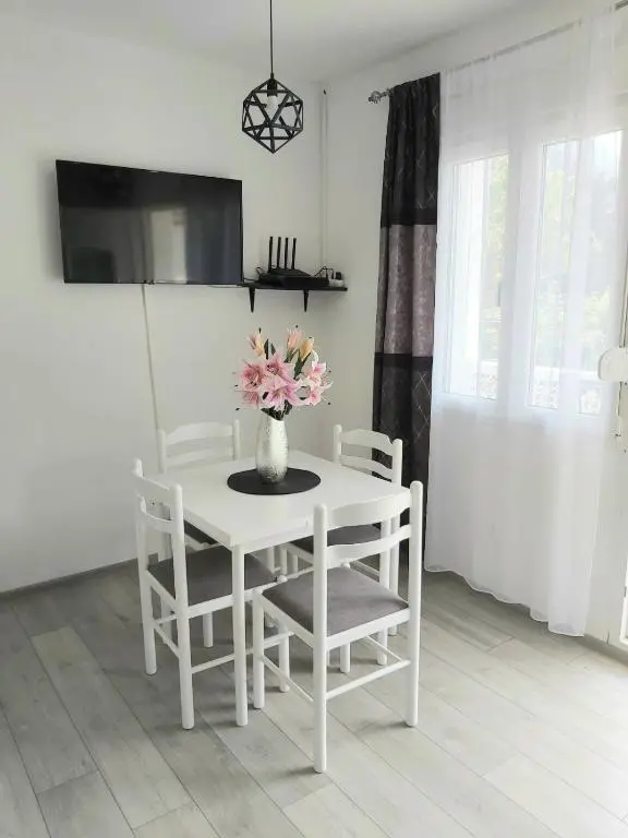 img_id_2400549.webp