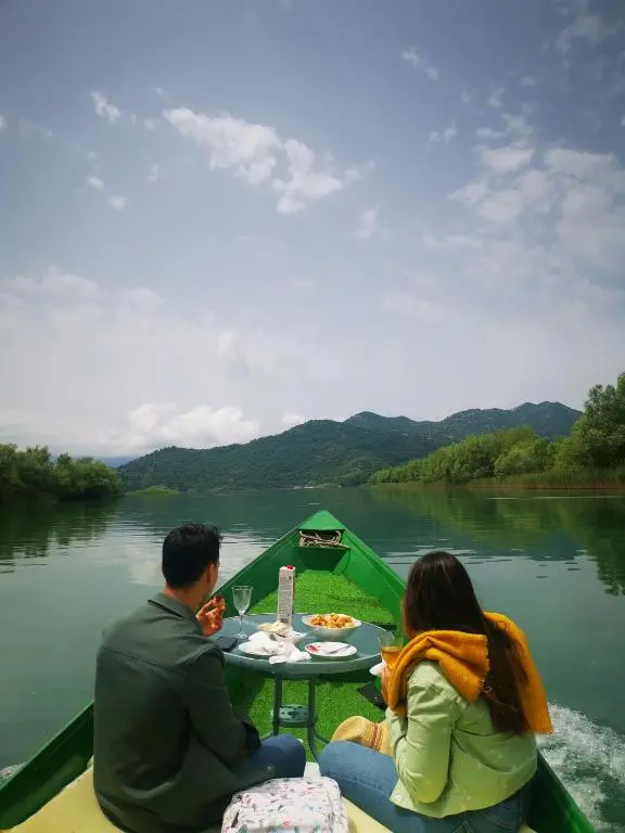 img_id_2399998.webp