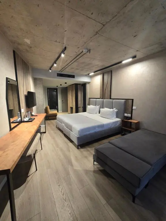 img_id_1666019.webp