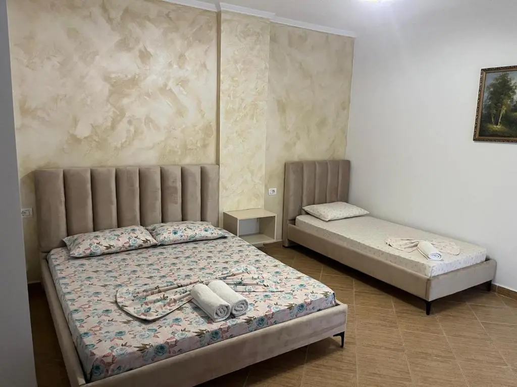 img_id_1865062.webp