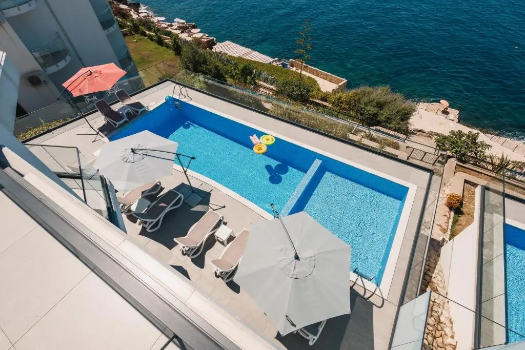 img_id_2396464.webp