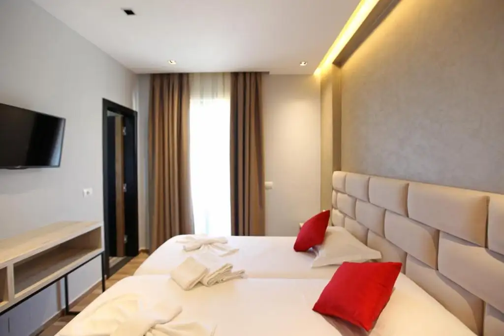Quadruple Room image 3