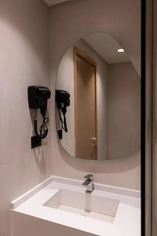Double Room image 4