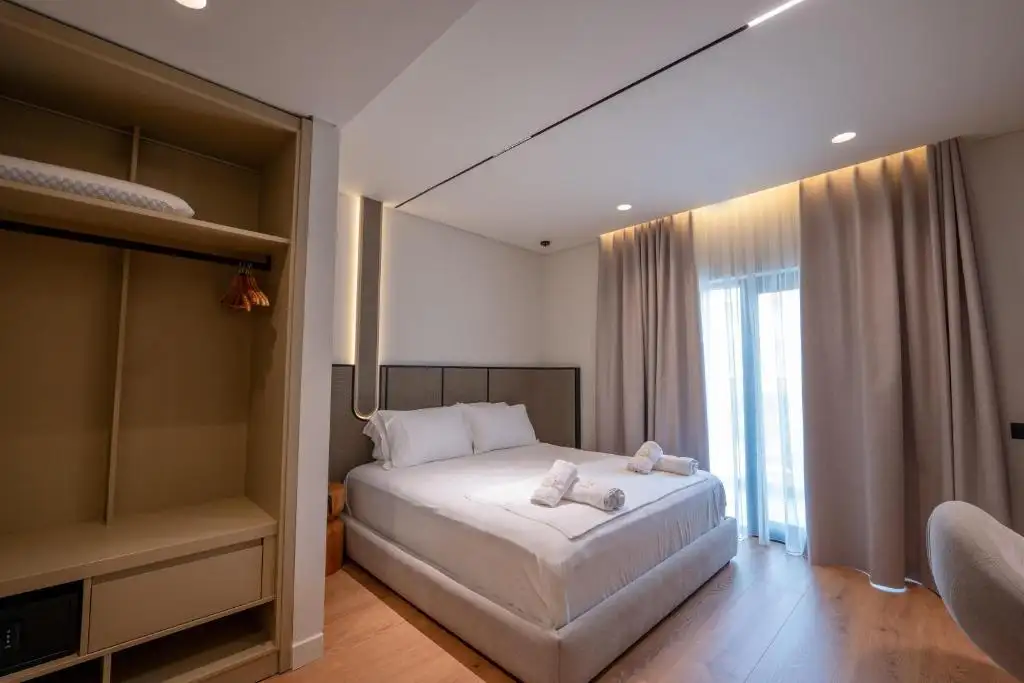 Double Room with Sea View image 5