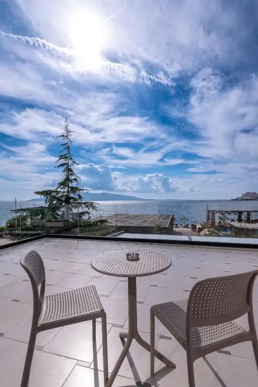 Double Room with Sea View image 8