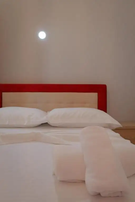 Quadruple Room image 19