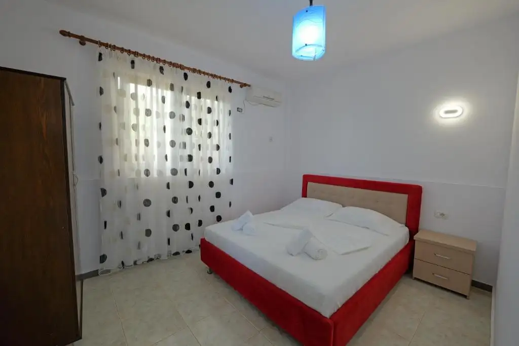 Quadruple Room image 10