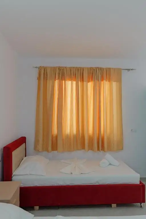 Quadruple Room image 2