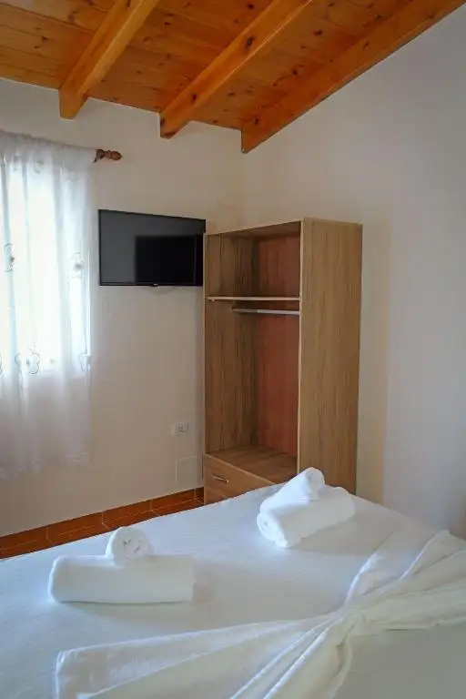 Family Room image 5