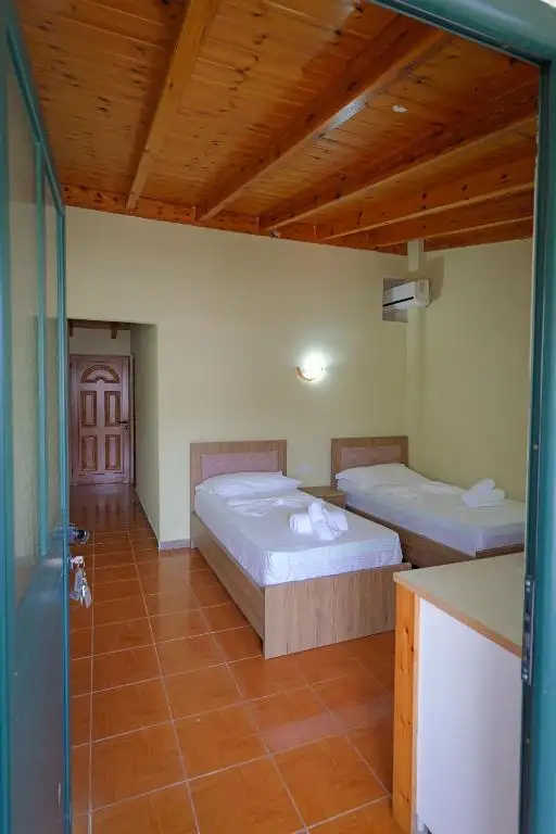 Family Room image 11