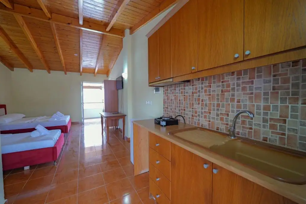 Triple Room with Sea View image 8