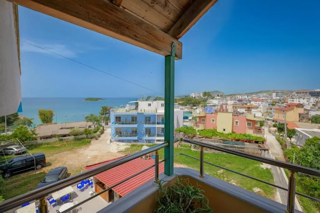 Triple Room with Sea View image 4