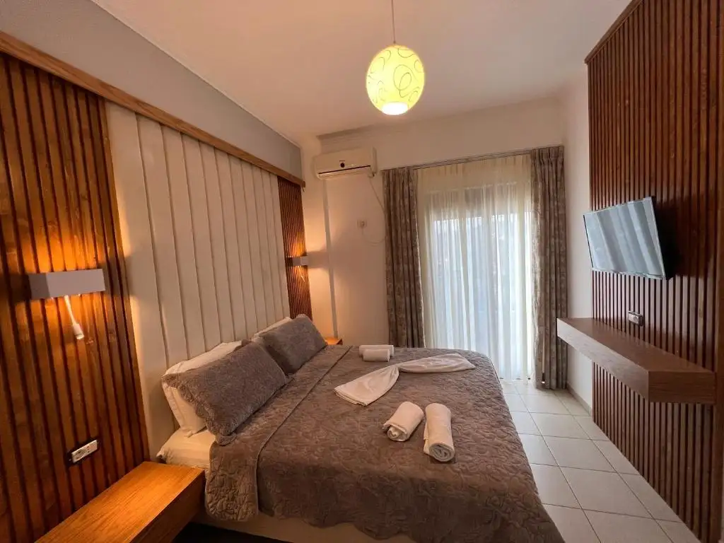 Deluxe Double Room image 4