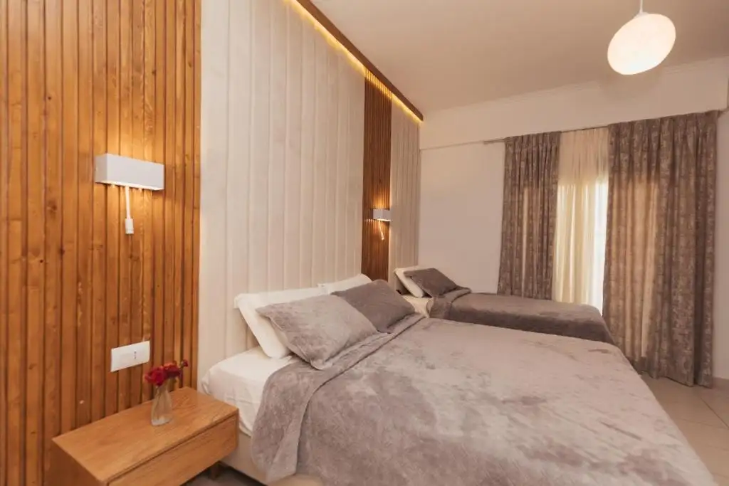 Deluxe Triple Room image 16