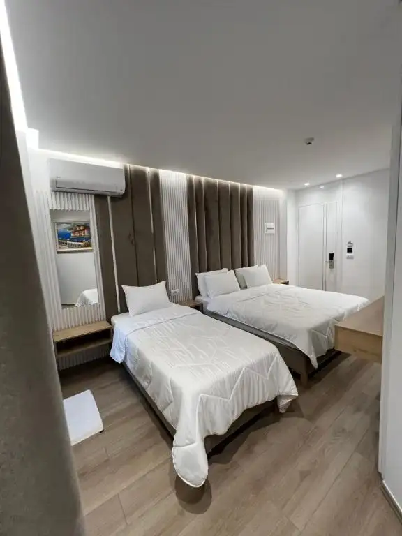 Deluxe Triple Room image 12