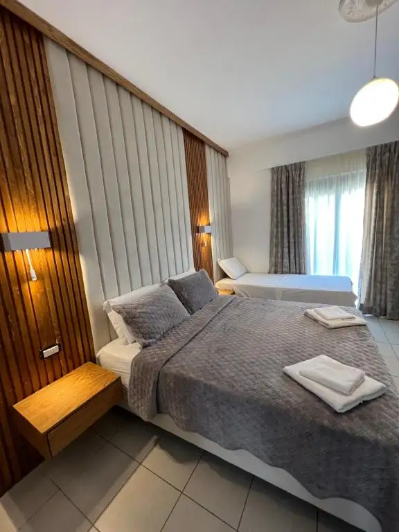 Deluxe Triple Room image 11