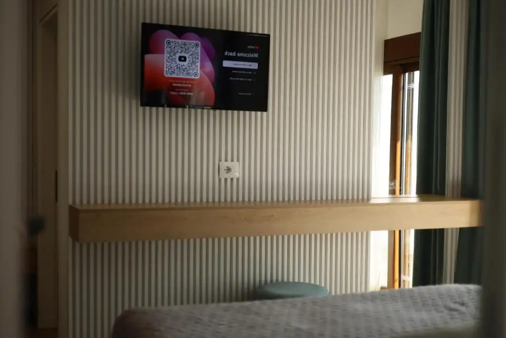 Deluxe Triple Room image 9