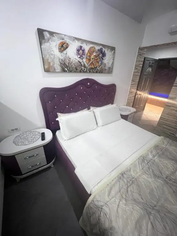 Deluxe Family Room image 5