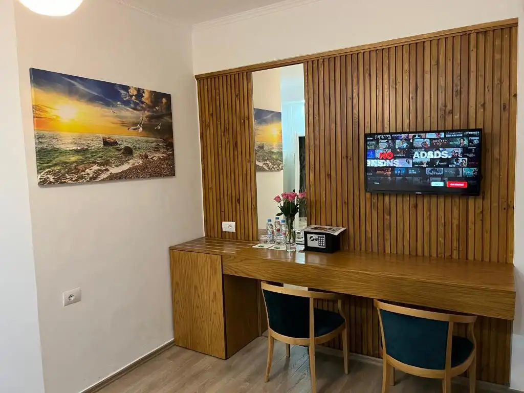 Superior King Room image 19