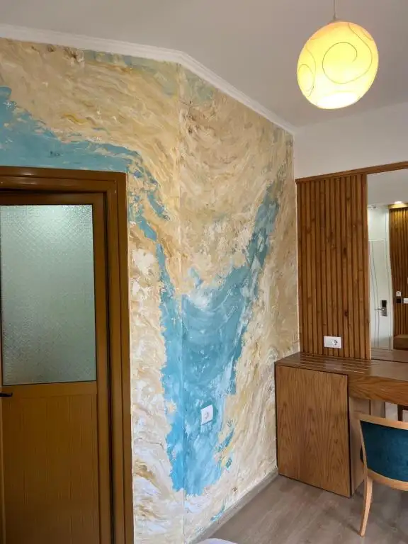 Superior King Room image 17