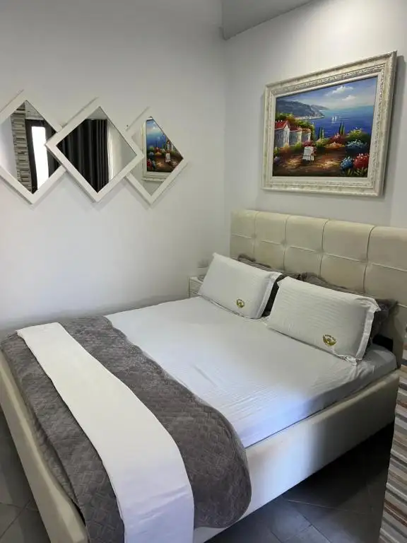 Superior King Room image 4