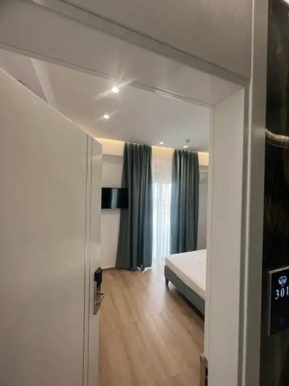 Superior King Room with Jacuzzi image 18
