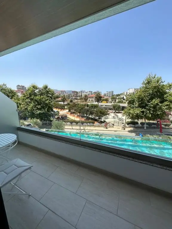 Superior King Room with Jacuzzi image 2