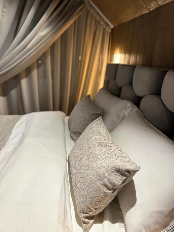 img_id_2389052.webp