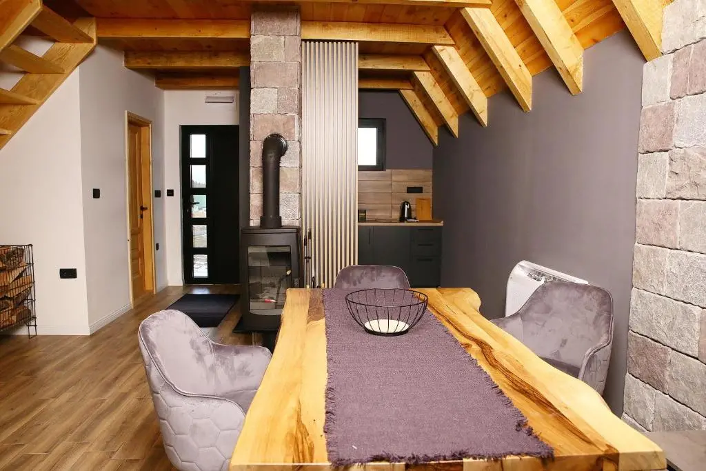 img_id_2387813.webp