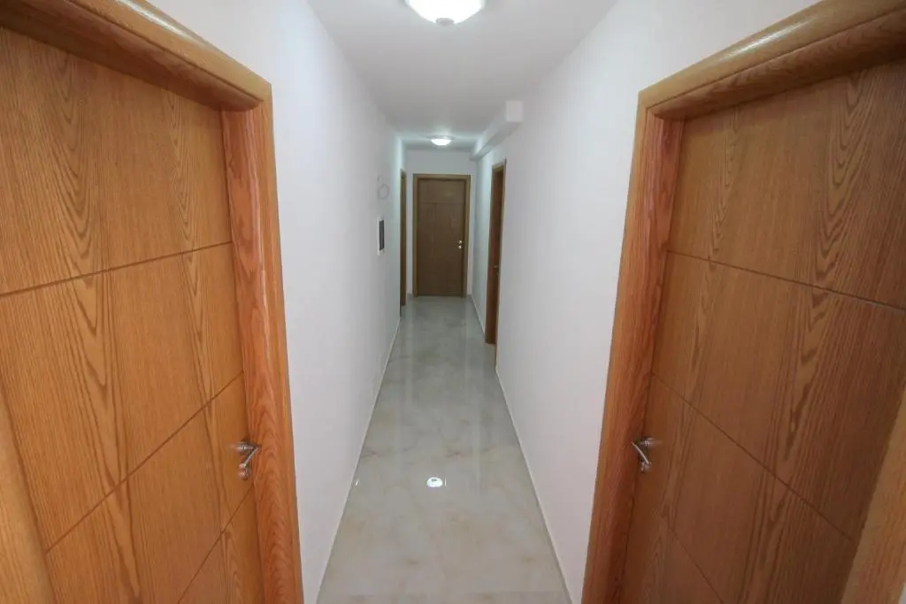 img_id_998046.webp