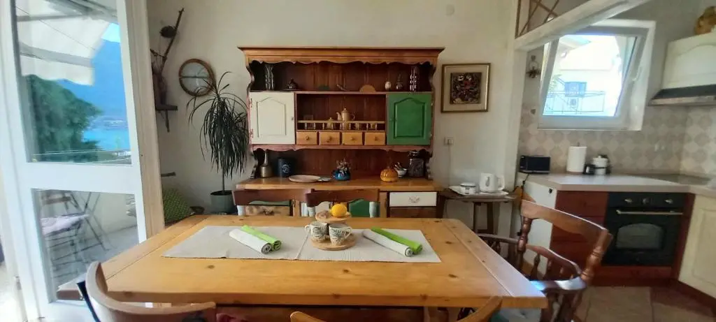 img_id_2383629.webp